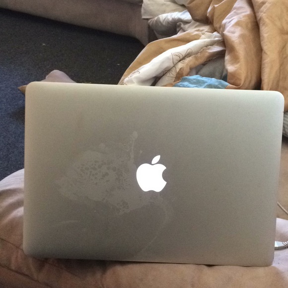 MacBook - Picture 2 of 3